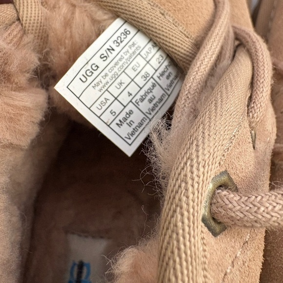 NWOT UGG Neumel Boot Size 5 Men’s/ 6.5 Women’s main image 9